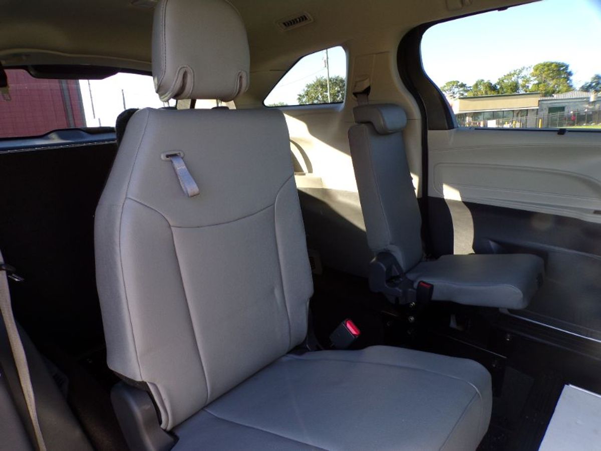 2024 TOYOTA SIENNA - Image 14