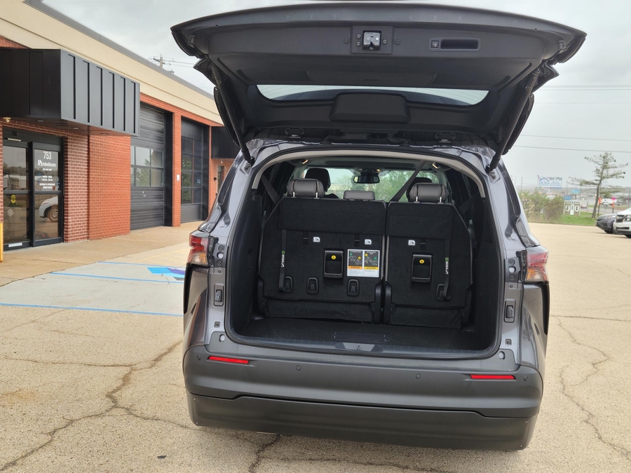 Used 2025 Toyota Sienna Hybrid XLE - BraunAbility Side Entry Entry In Floor Automatic Ramp