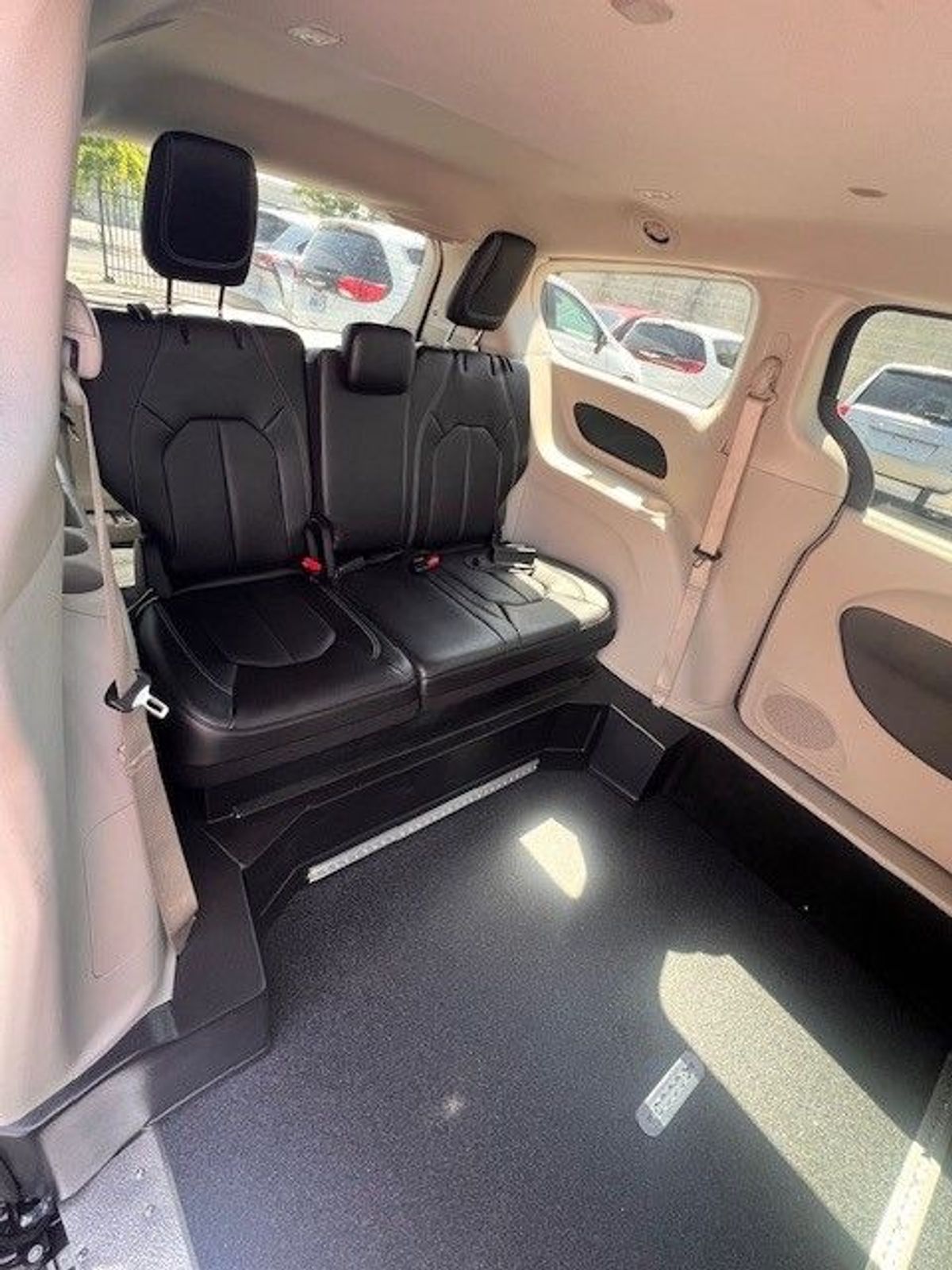 2024 CHRYSLER PACIFICA - Image 11