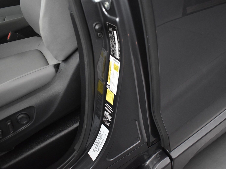 New 2025 Toyota Sienna Hybrid XLE Base - BraunAbility Side Entry Entry In Floor Automatic Ramp