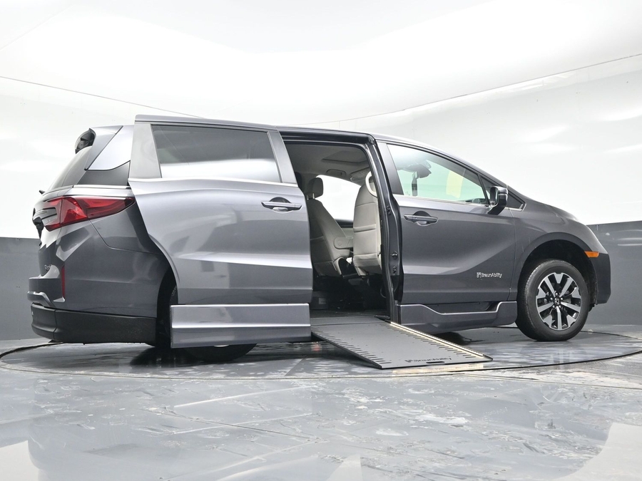 New 2026 Honda Odyssey EX-L - BraunAbility Side Entry In Floor Automatic Ramp