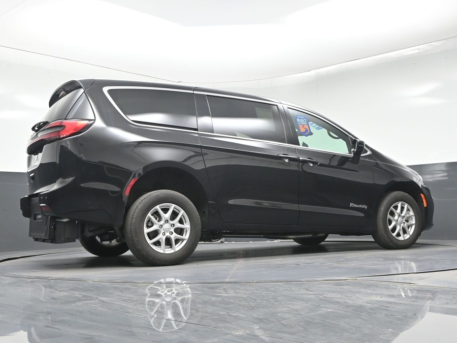 Used 2025 Chrysler Pacifica Select - BraunAbility Rear Entry Fold Out Manual Ramp