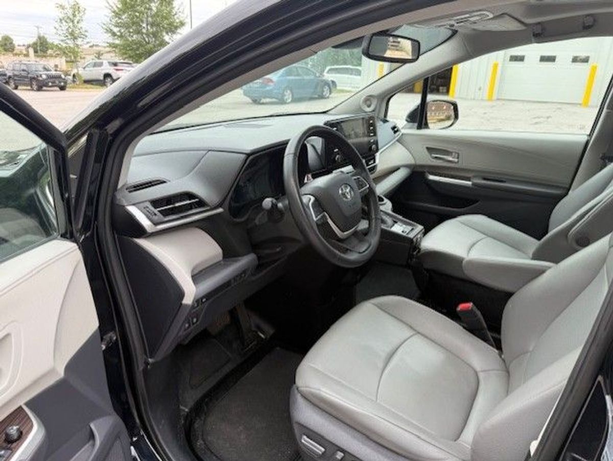 2021 TOYOTA SIENNA - Image 4