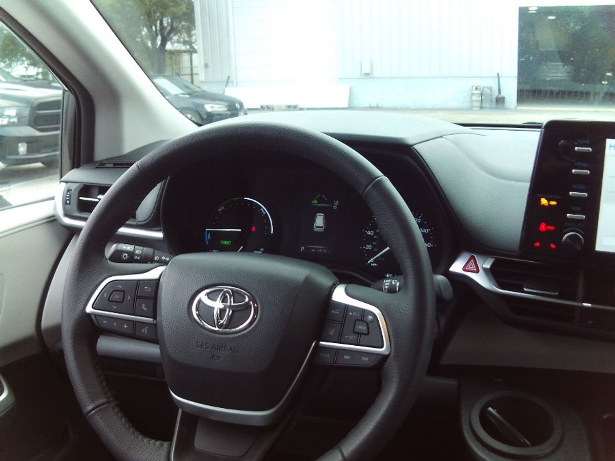 2022 TOYOTA SIENNA - Image 11