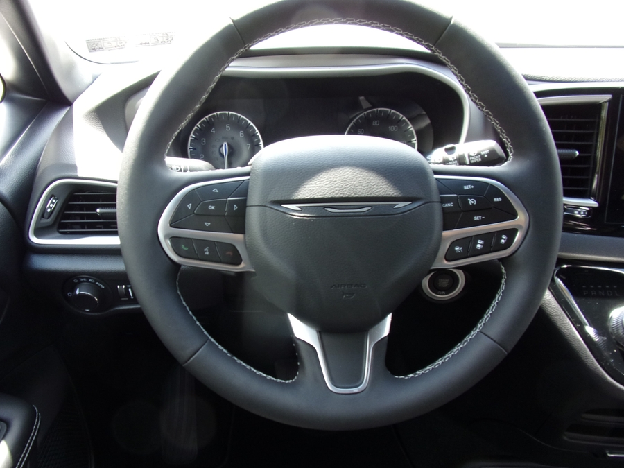 2027 Chrysler Voyager LX - Photo 13