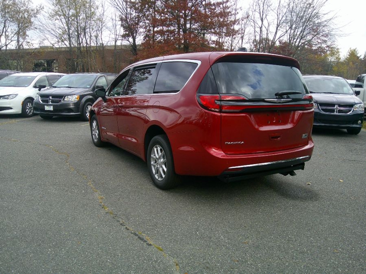 2026 CHRYSLER PACIFICA - Image 8