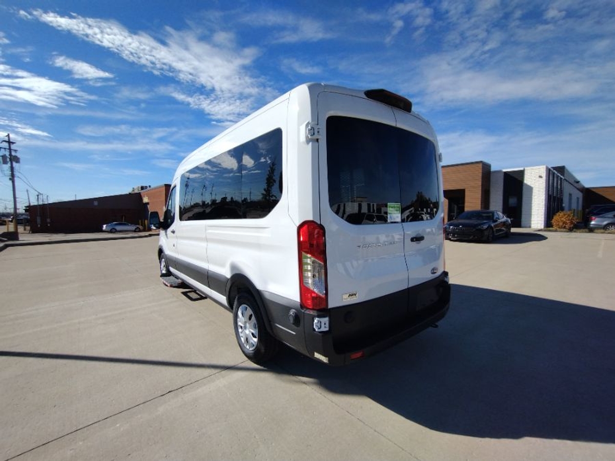 White Ford T350 image number 8