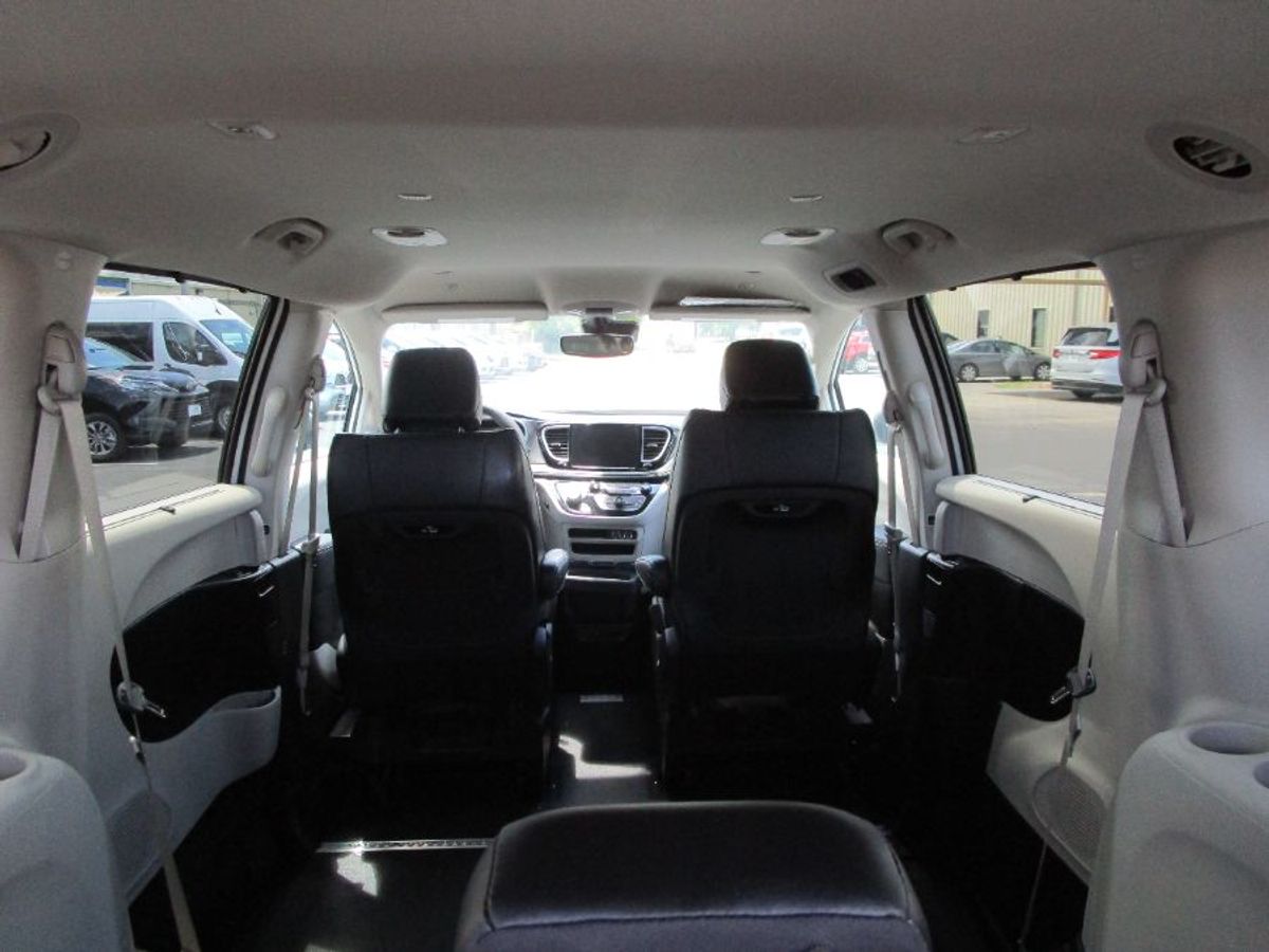 2023 CHRYSLER PACIFICA - Image 25