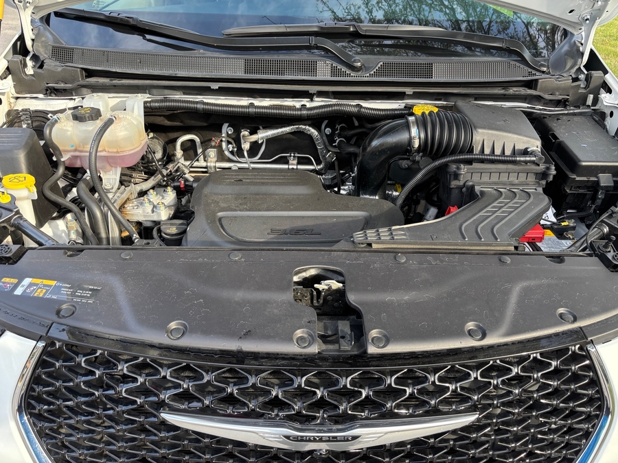 Used 2024 Chrysler Pacifica Touring L - BraunAbility Side Entry Entry In Floor Automatic Ramp