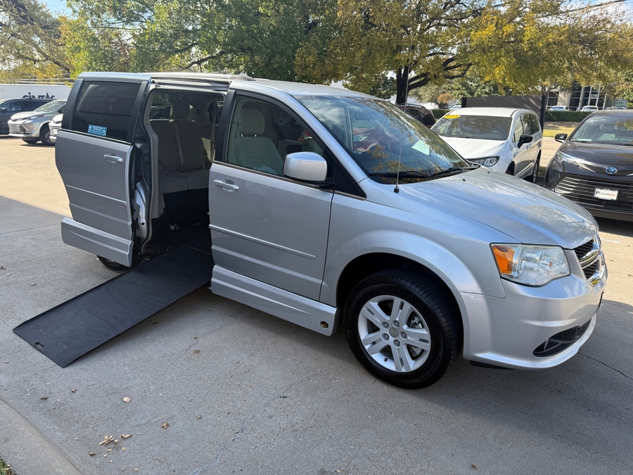 2012 Dodge Grand Caravan Crew's photo