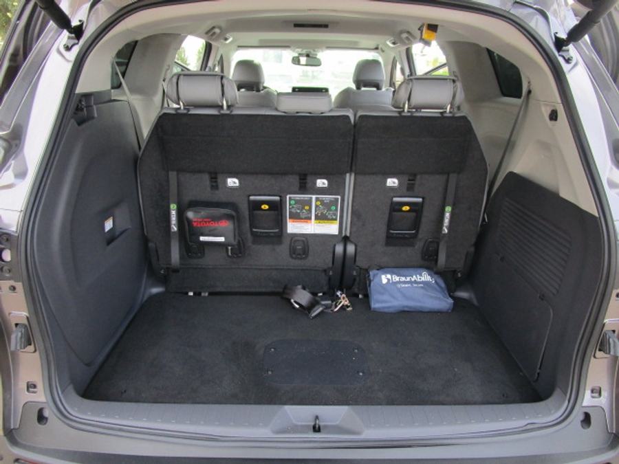 Used 2023 Toyota Sienna Hybrid XLE Base - BraunAbility Side Entry Entry In Floor Automatic Ramp