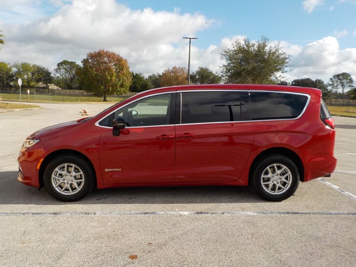 Red Chrysler Pacifica image number 4