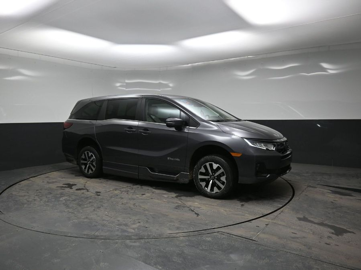 Grey Honda Odyssey image number 16