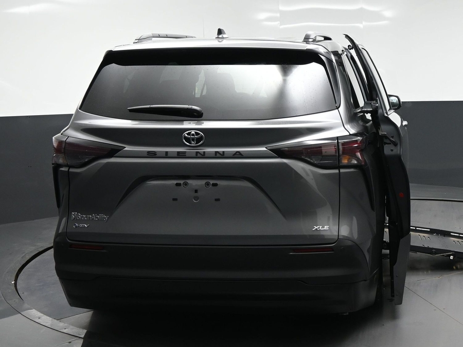 New 2026 Toyota Sienna Hybrid XLE Add - BraunAbility Side Entry Fold Out Automatic Ramp