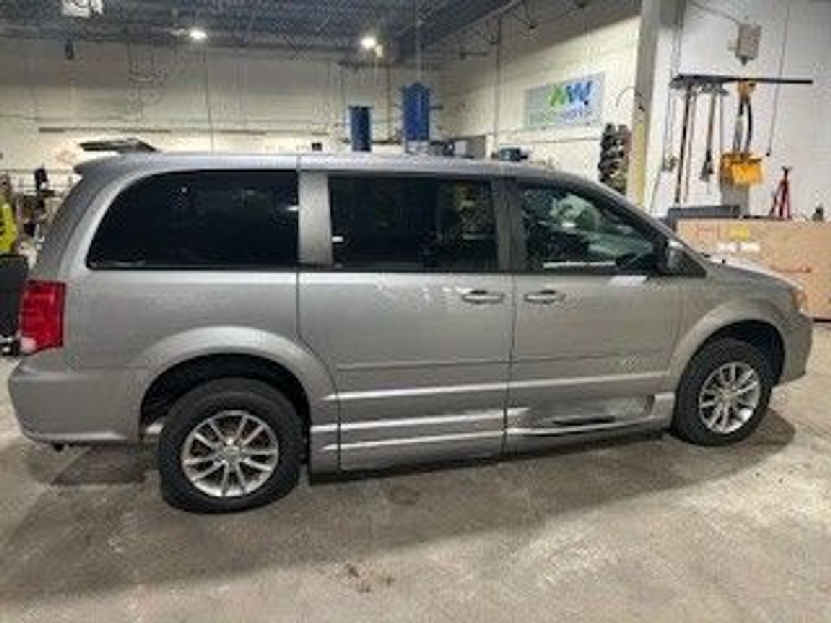 2013 DODGE GRAND CARAVAN - Image 8