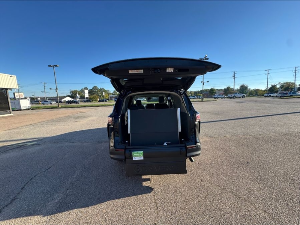 2024 TOYOTA SIENNA - Image 6