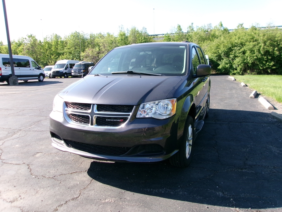 Grey Dodge Grand Caravan image number 11