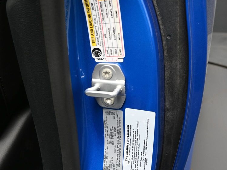 New 2026 Chrysler Pacifica Select Sport - BraunAbility Side Entry Entry Fold Out Automatic Ramp