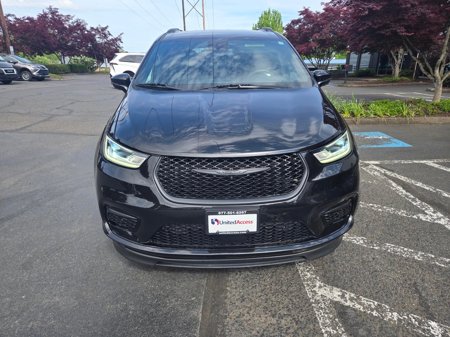 Used 2024 Chrysler Pacifica Touring L Sport - BraunAbility Side Entry Entry Fold Out Automatic Ramp