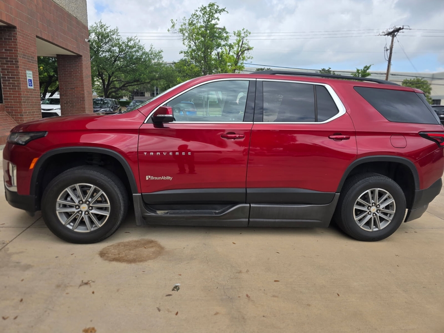 Used 2023 Chevrolet Traverse 1LT - BraunAbility Side Entry Entry In Floor Automatic Ramp
