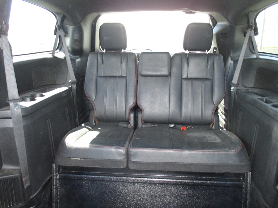Red Dodge Grand Caravan image number 10