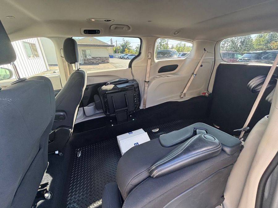 Used 2022 Chrysler Voyager LX - ATS Rear Entry Entry Fold Out Manual Ramp