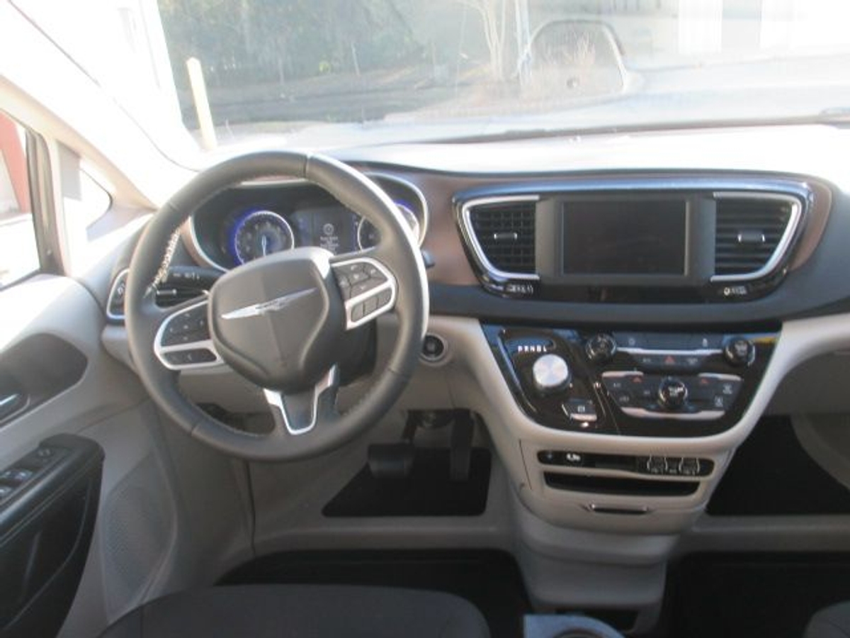 2022 CHRYSLER VOYAGER - Image 13