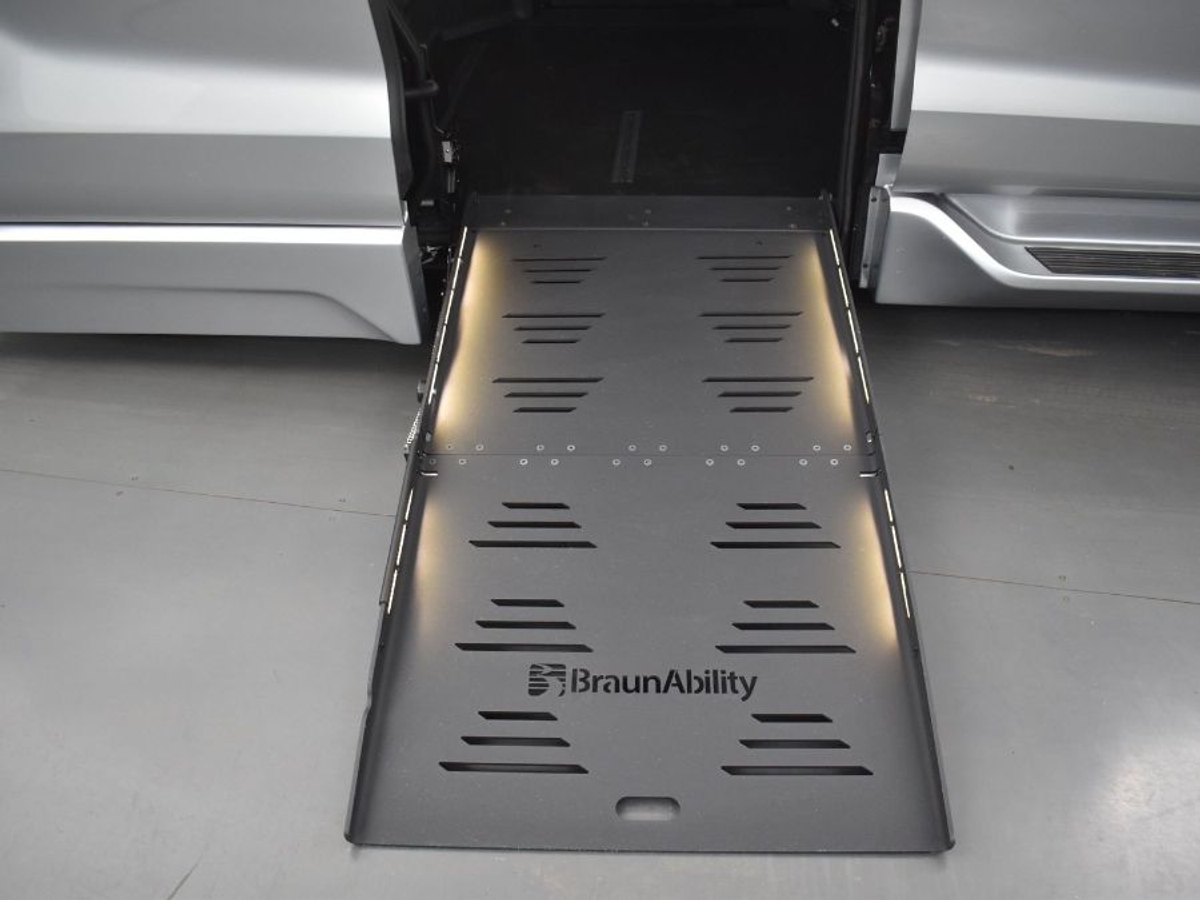 2025 TOYOTA SIENNA - Image 11