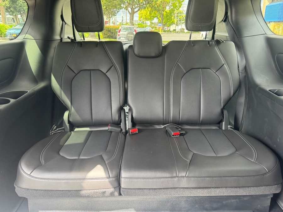 Red Chrysler Pacifica image number 16