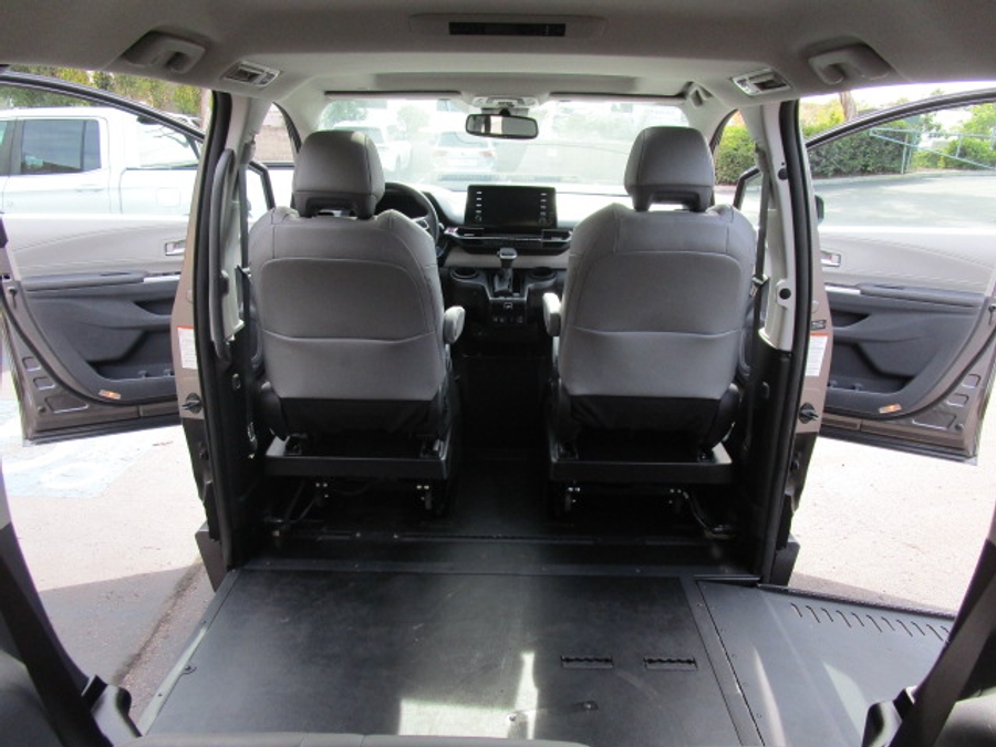 Used 2023 Toyota Sienna Hybrid XLE Base - BraunAbility Side Entry Entry In Floor Automatic Ramp