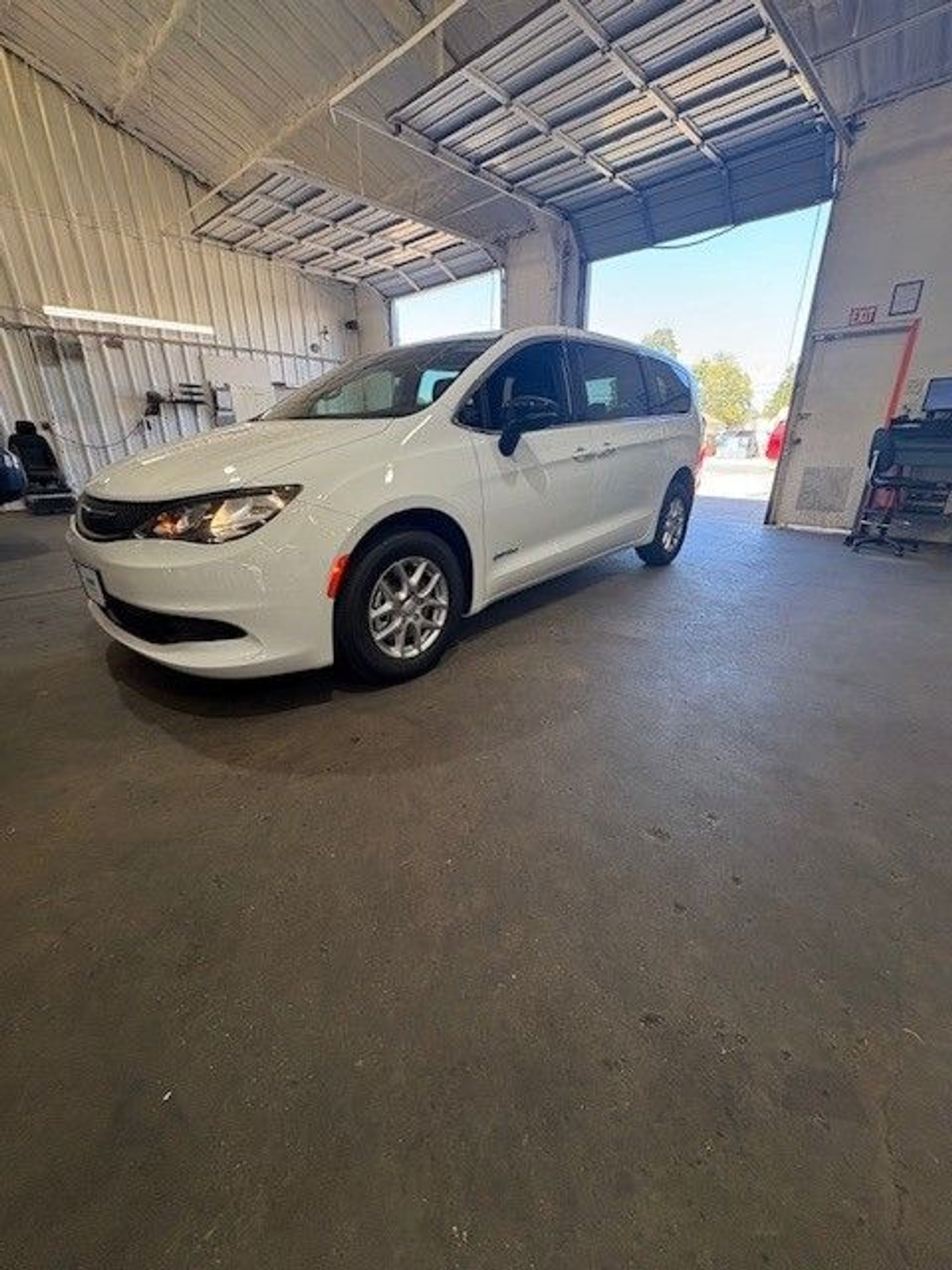 2026 Chrysler Voyager LX's photo