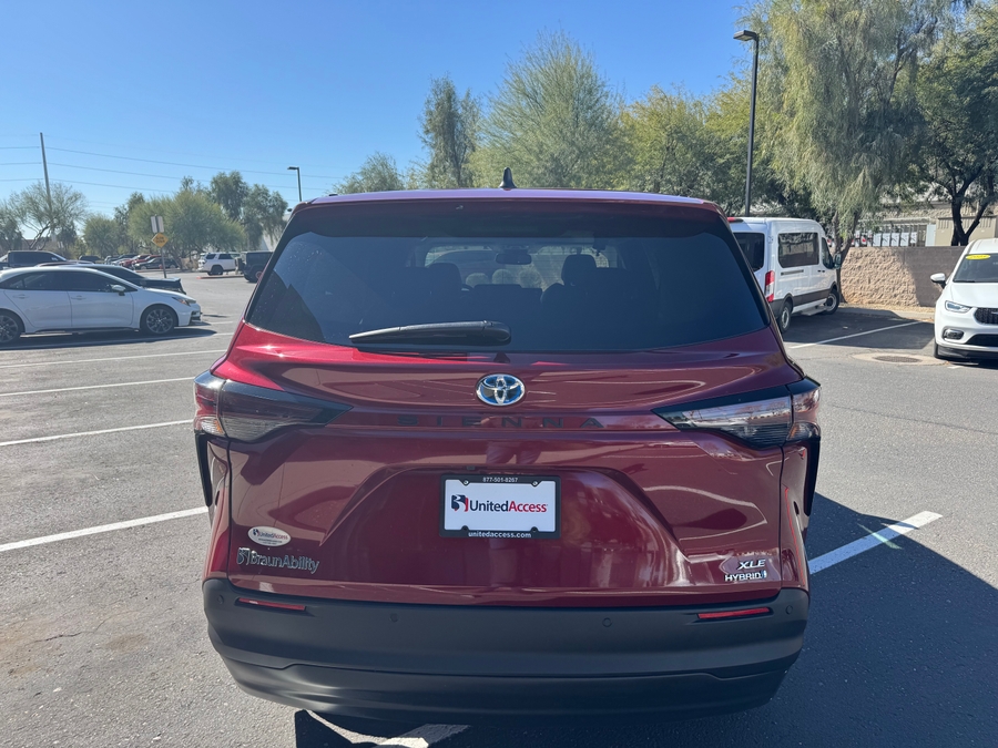 Used 2024 Toyota Sienna Hybrid XLE Base - BraunAbility Side Entry Entry Fold Out Automatic Ramp