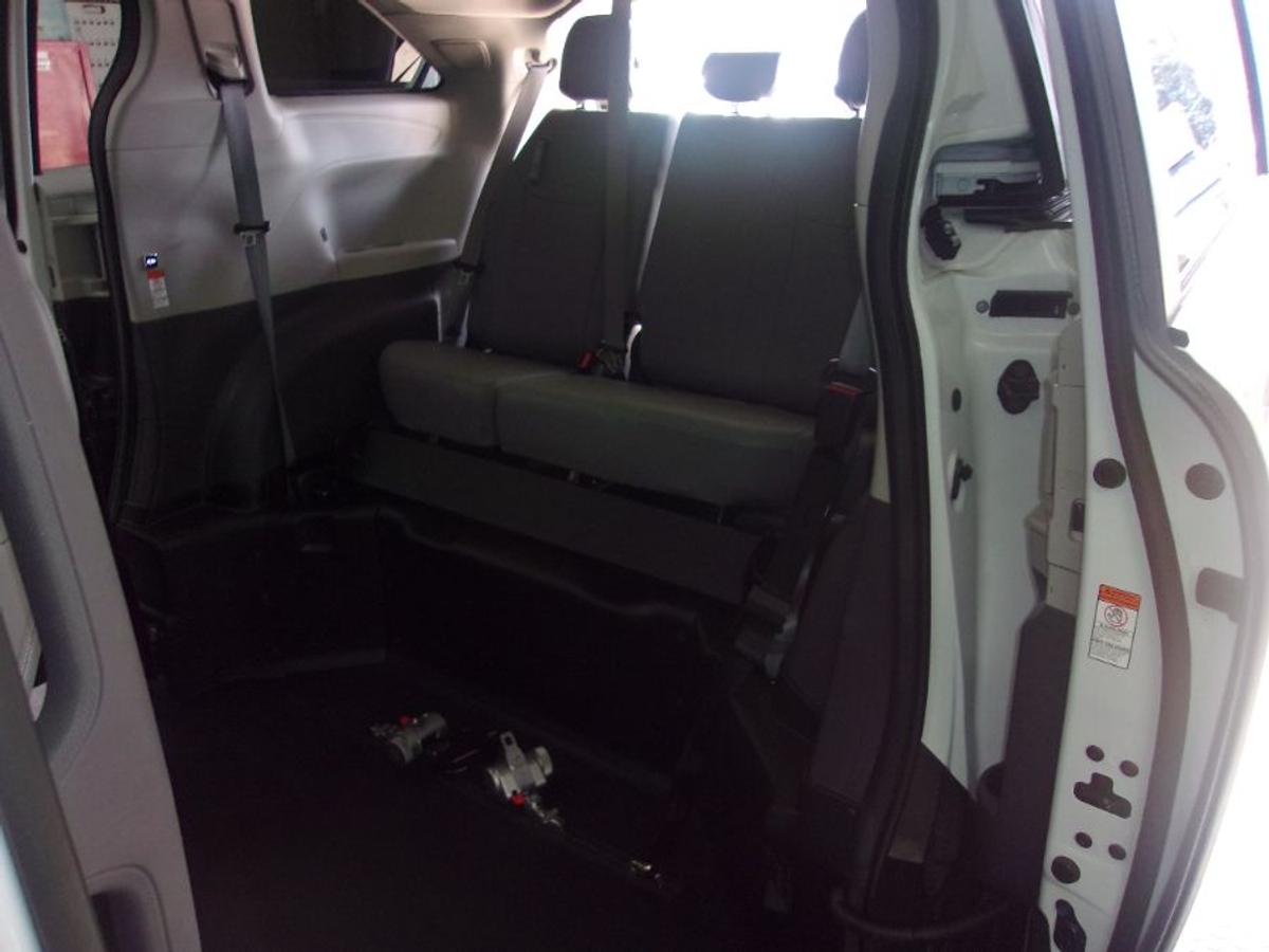 2024 TOYOTA SIENNA - Image 12