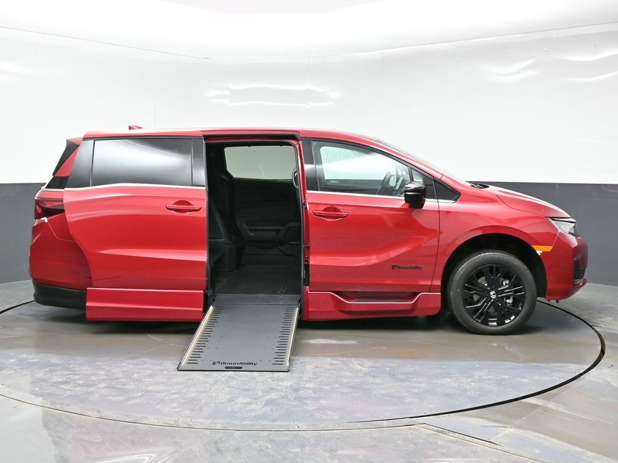 New 2026 Honda Odyssey Sport - BraunAbility Side Entry Entry In Floor Automatic Ramp