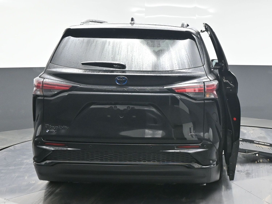 New 2025 Toyota Sienna Hybrid XSE Sport - BraunAbility Side Entry Entry Fold Out Automatic Ramp