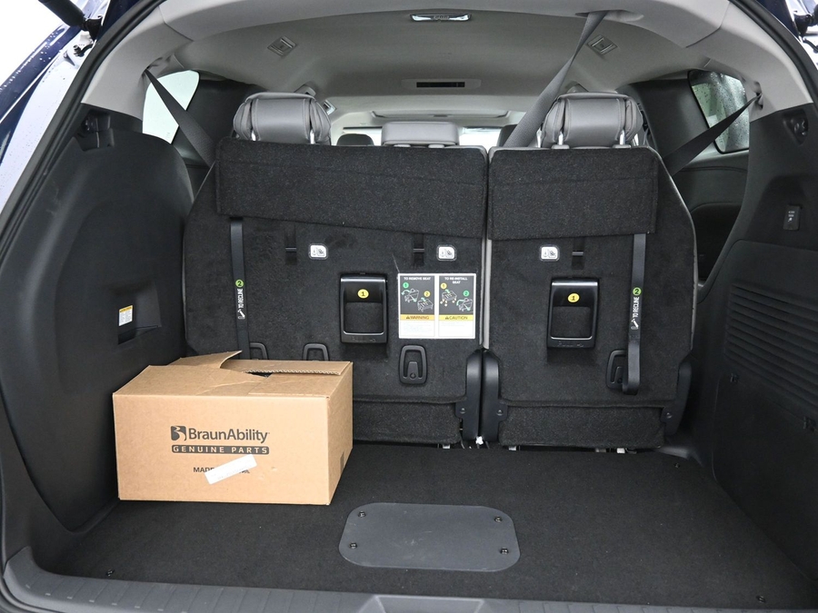 New 2025 Toyota Sienna Hybrid XLE Plus - BraunAbility Side Entry Entry Fold Out Automatic Ramp