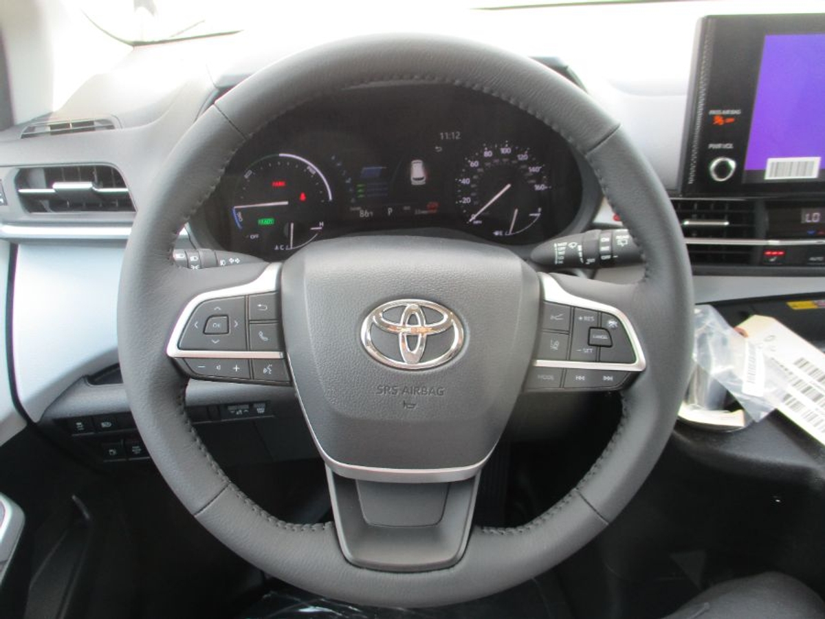 2025 TOYOTA SIENNA - Image 10