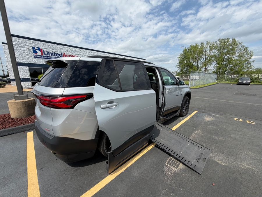 Used 2022 Chevrolet Traverse RS - BraunAbility Side Entry Entry In Floor Automatic Ramp