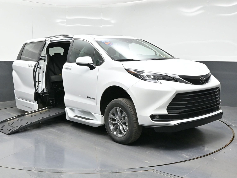 2026 Toyota Sienna's photo