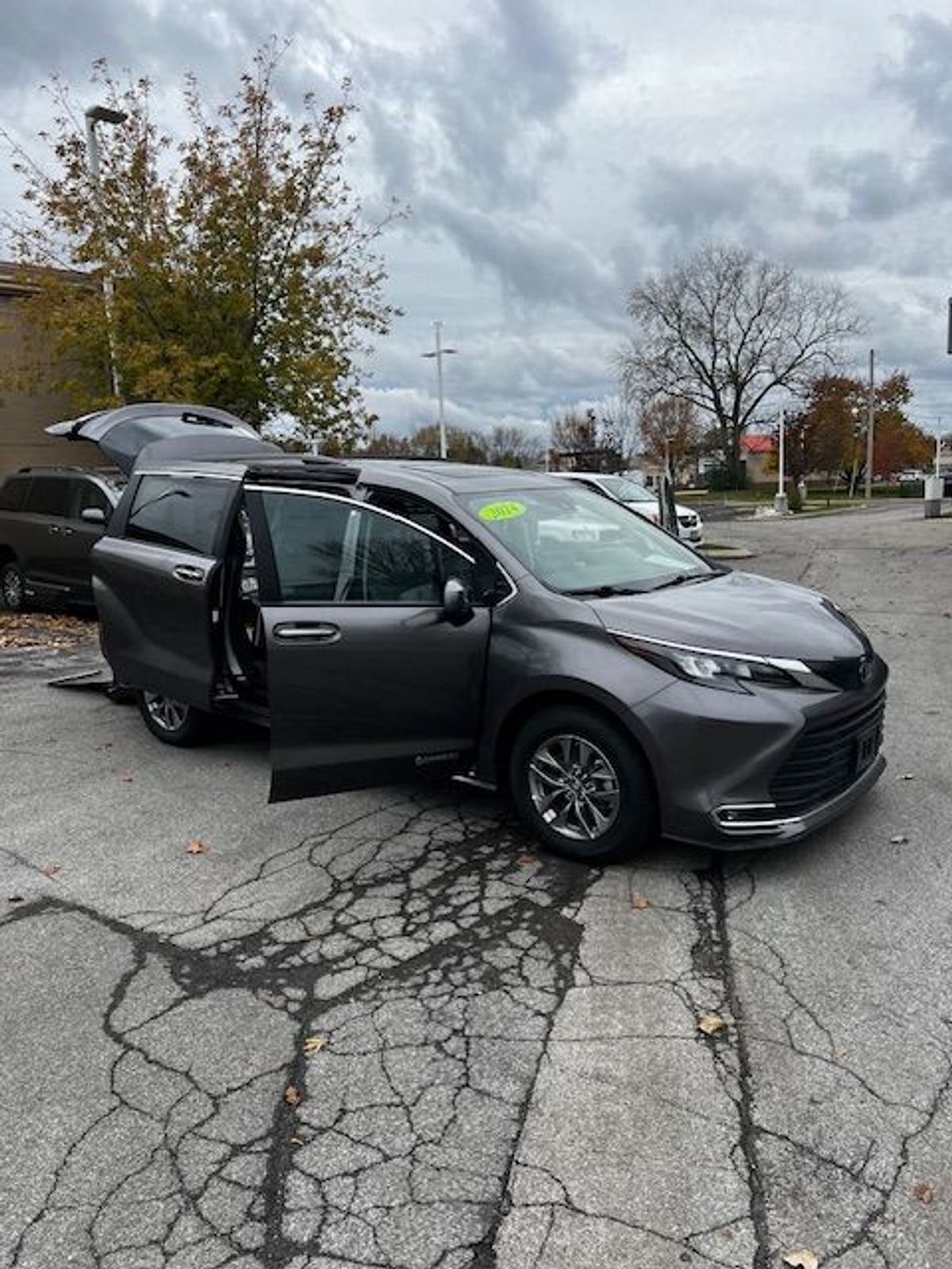 2024 TOYOTA SIENNA - Image 9