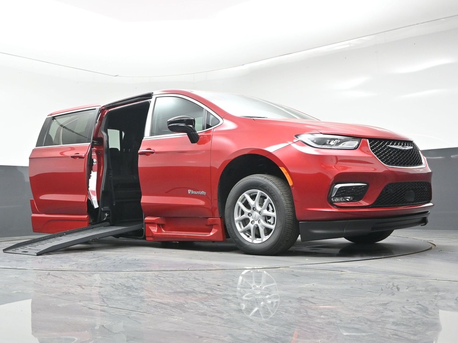 Red Chrysler Pacifica image number 22
