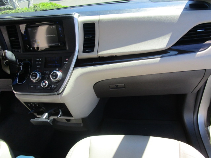 Used 2015 Toyota Sienna XLE - VMI Side Entry Entry In Floor Automatic Ramp