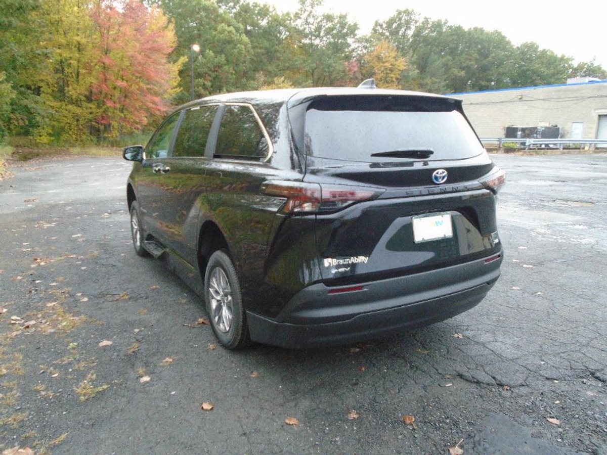 2025 TOYOTA SIENNA - Image 15