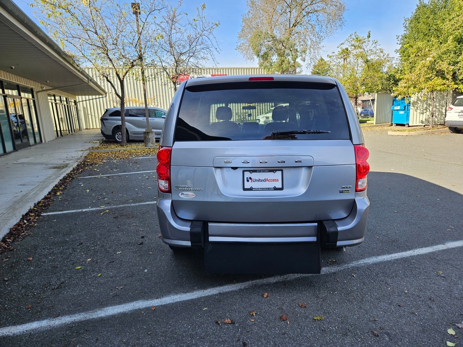 Used 2019 Dodge Grand Caravan SXT - International Mobility Rear Entry Entry Fold Out Manual Ramp