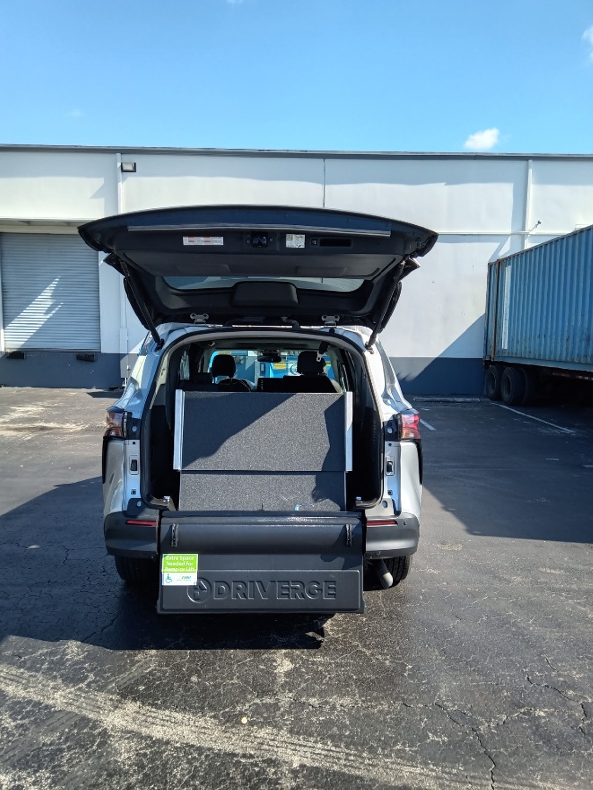 2024 TOYOTA SIENNA - Image 16