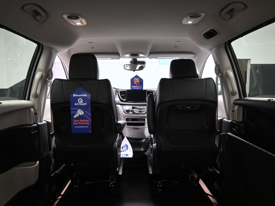 Used 2024 Chrysler Pacifica Touring L - BraunAbility Side Entry Entry Fold Out Automatic Ramp