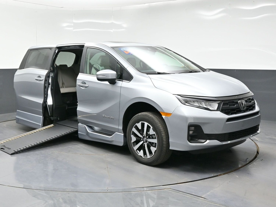 New 2026 Honda Odyssey EX-L - BraunAbility Side Entry In Floor Automatic Ramp