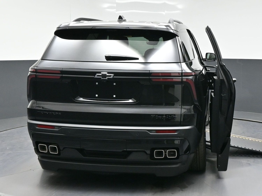 New 2026 Chevrolet Traverse 1LT Midnight - BraunAbility Side Entry In Floor Automatic Ramp