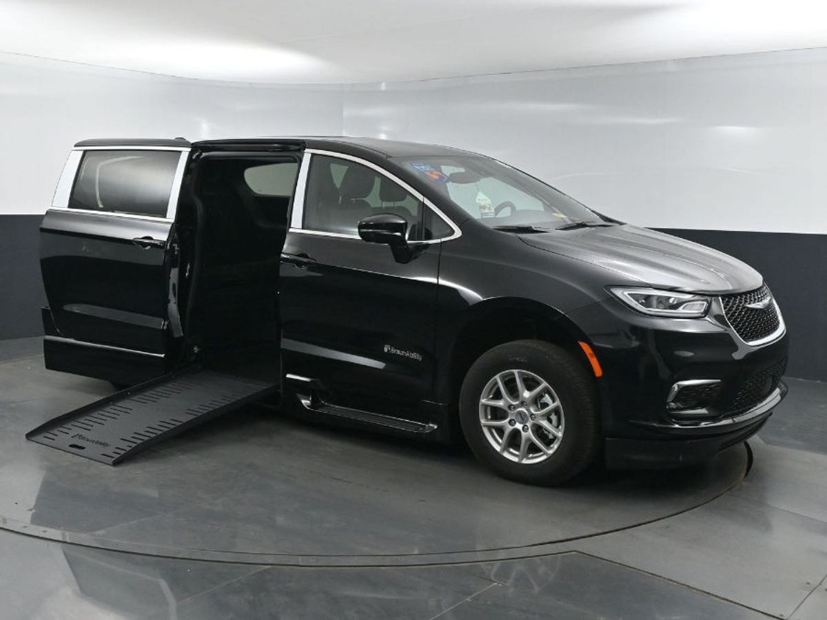 Black Chrysler Pacifica with Side Entry Automatic Fold Out ramp