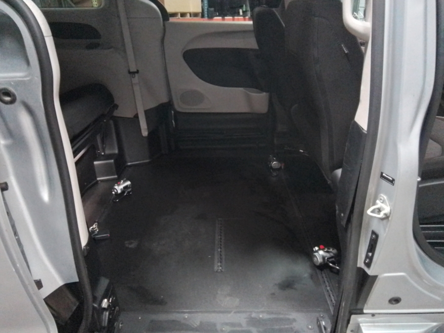 2023 CHRYSLER VOYAGER - Image 19